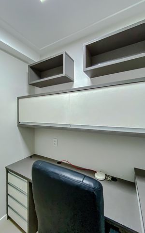 Apartamento à venda com 210m², 4 quartos e 3 vagasEscritório