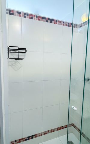 Apartamento à venda com 85m², 2 quartos e 1 vaga Apartamento à venda com 85m², 2 quartos e 1 vagaBanheiro