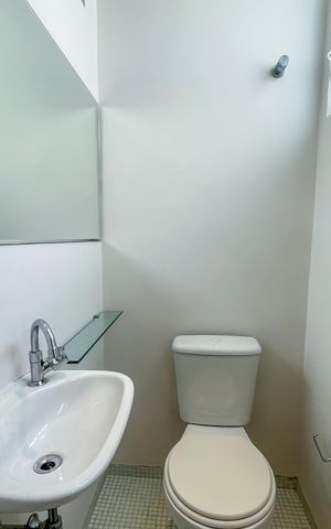Apartamento à venda com 85m², 2 quartos e 1 vaga Apartamento à venda com 85m², 2 quartos e 1 vagaLavabo