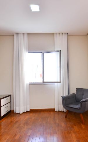 Casa à venda com 330m², 4 quartos e 3 vagas Casa à venda com 330m², 4 quartos e 3 vagasSuite master