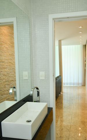 Casa à venda com 330m², 4 quartos e 3 vagas Casa à venda com 330m², 4 quartos e 3 vagasLavabo