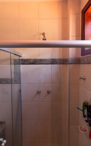 Casa de condomínio à venda com 350m², 3 quartos e 4 vagas Casa de condomínio à venda com 350m², 3 quartos e 4 vagasBANHEIRO SOCIAL