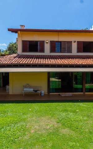 Casa de condomínio à venda com 350m², 3 quartos e 4 vagas Casa de condomínio à venda com 350m², 3 quartos e 4 vagasFACHADA FUNDOS