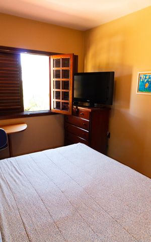 Casa de condomínio à venda com 350m², 3 quartos e 4 vagas Casa de condomínio à venda com 350m², 3 quartos e 4 vagasSUITE