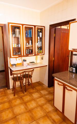Casa de condomínio à venda com 350m², 3 quartos e 4 vagas Casa de condomínio à venda com 350m², 3 quartos e 4 vagasCOZINHA