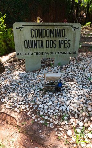Casa de condomínio à venda com 350m², 3 quartos e 4 vagas Casa de condomínio à venda com 350m², 3 quartos e 4 vagasFACHADA DO CONDOMINIO