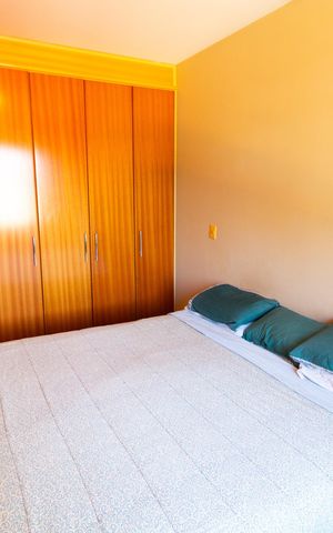 Casa de condomínio à venda com 350m², 3 quartos e 4 vagas Casa de condomínio à venda com 350m², 3 quartos e 4 vagasSUITE