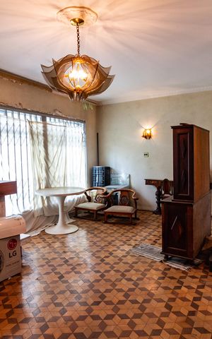 Casa à venda com 500m², 4 quartos e 16 vagas Casa à venda com 500m², 4 quartos e 16 vagasSala