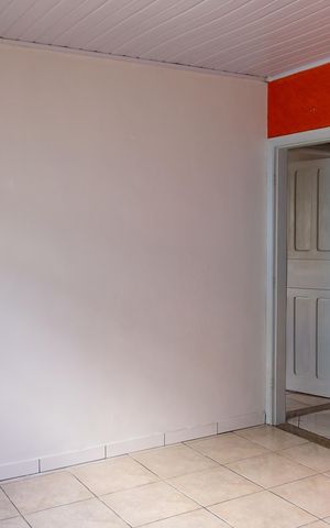 Casa para alugar com 100m², 2 quartos e 1 vaga Casa para alugar com 100m², 2 quartos e 1 vagaSala