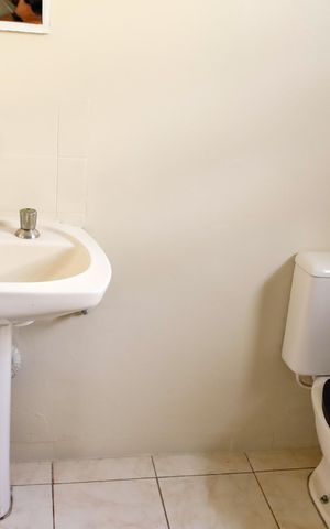 Casa para alugar com 100m², 2 quartos e 1 vaga Casa para alugar com 100m², 2 quartos e 1 vagaBanheiro