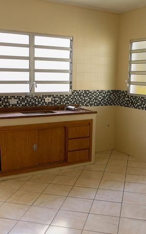 Casa para alugar com 100m², 2 quartos e 1 vaga Casa para alugar com 100m², 2 quartos e 1 vagaCozinha