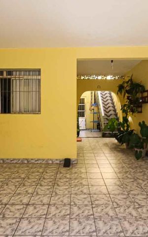 Casa à venda com 120m², 4 quartos e 2 vagas Casa à venda com 120m², 4 quartos e 2 vagasGaragem