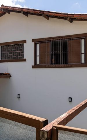 Casa à venda com 450m², 4 quartos e 4 vagas Casa à venda com 450m², 4 quartos e 4 vagasÁrea externa