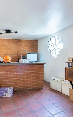 Casa à venda com 460m², 4 quartos e 4 vagas Casa à venda com 460m², 4 quartos e 4 vagasGaragem / Salão