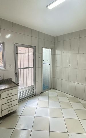Casa à venda com 270m², 5 quartos e 2 vagas Casa à venda com 270m², 5 quartos e 2 vagasEdícula