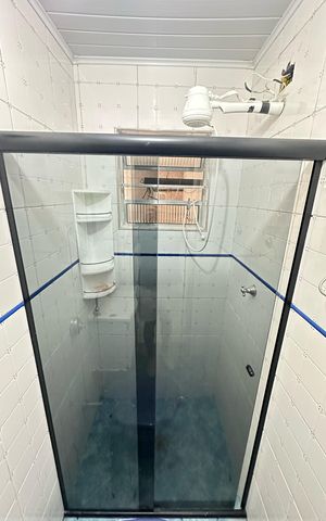Casa à venda com 270m², 5 quartos e 2 vagas Casa à venda com 270m², 5 quartos e 2 vagasEdícula banheiro