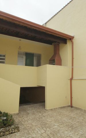 Casa à venda com 150m², 2 quartos e 1 vagaQuintal