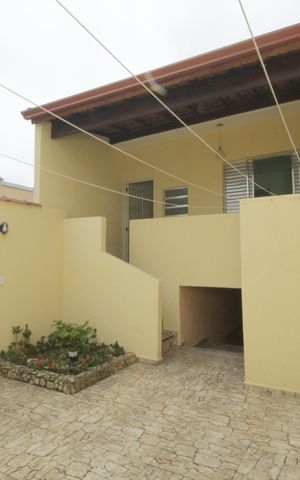 Casa à venda com 150m², 2 quartos e 1 vagaQuintal