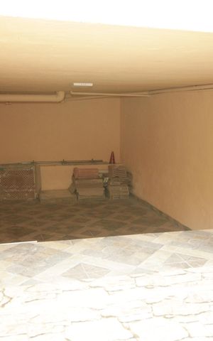 Casa à venda com 150m², 2 quartos e 1 vagaPorão