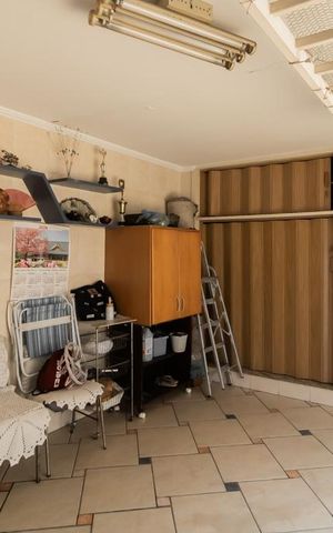 Casa à venda com 252m², 3 quartos e 4 vagas Casa à venda com 252m², 3 quartos e 4 vagasÁrea de Serviço