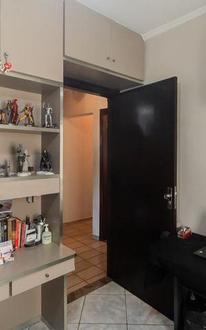Casa à venda com 252m², 3 quartos e 4 vagas Casa à venda com 252m², 3 quartos e 4 vagasQuarto 1