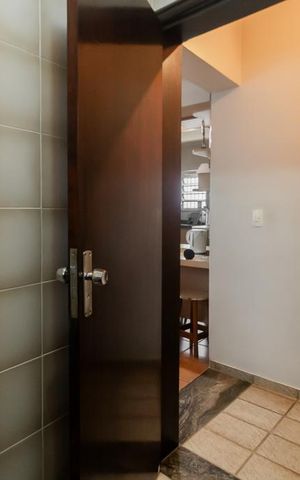 Casa à venda com 252m², 3 quartos e 4 vagas Casa à venda com 252m², 3 quartos e 4 vagasBanheiro