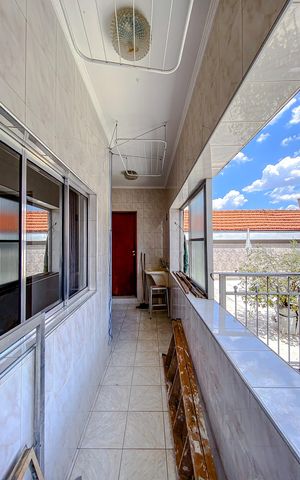 Casa à venda com 411m², 5 quartos e 6 vagasÁrea de Serviço Casa 3)