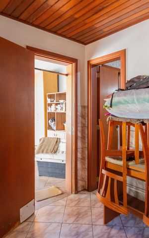 Casa à venda com 275m², 4 quartos e 8 vagas Casa à venda com 275m², 4 quartos e 8 vagasLavanderia