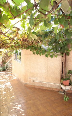 Casa à venda com 220m², 3 quartos e 4 vagasGaragem