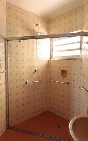 Casa à venda com 220m², 3 quartos e 4 vagasBanheiro da Suíte