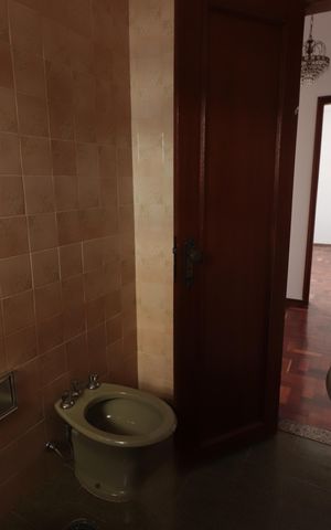 Casa à venda com 220m², 3 quartos e 4 vagasBanheiro