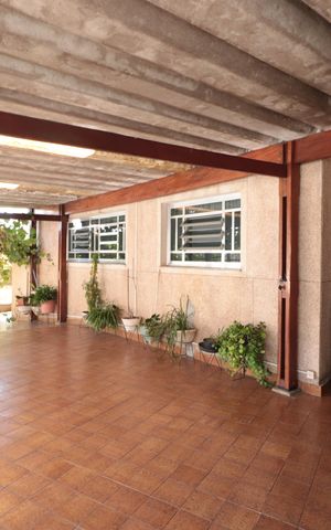 Casa à venda com 220m², 3 quartos e 4 vagasGaragem