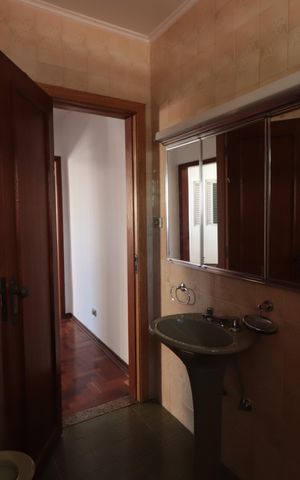 Casa à venda com 220m², 3 quartos e 4 vagasBanheiro