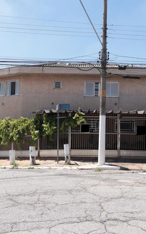 Casa à venda com 220m², 3 quartos e 4 vagasFachada