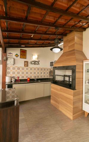 Casa à venda com 280m², 3 quartos e 2 vagas Casa à venda com 280m², 3 quartos e 2 vagasVaranda gourmet