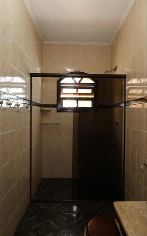Casa para alugar com 200m², 3 quartos e 4 vagasBanheiro da Suíte