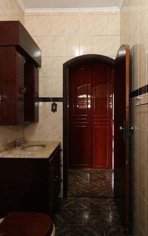 Casa para alugar com 200m², 3 quartos e 4 vagasBanheiro da Suíte