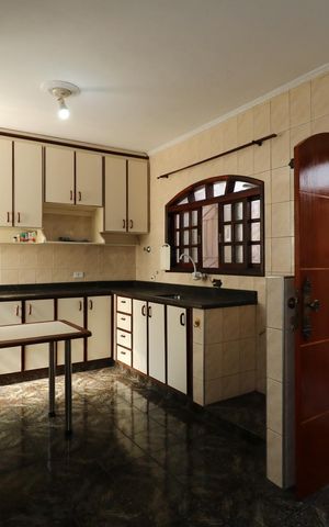 Casa para alugar com 200m², 3 quartos e 4 vagasCozinha