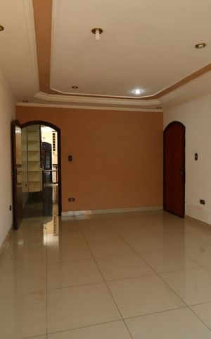 Casa para alugar com 200m², 3 quartos e 4 vagasSala