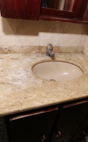 Casa para alugar com 200m², 3 quartos e 4 vagasBanheiro da Suíte - Pia