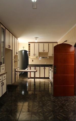 Casa para alugar com 200m², 3 quartos e 4 vagasCozinha