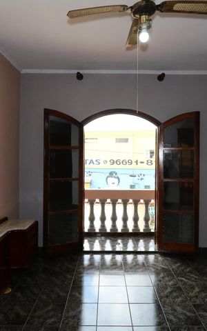 Casa para alugar com 200m², 3 quartos e 4 vagasSuíte