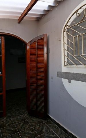 Casa para alugar com 200m², 3 quartos e 4 vagasÁrea de luz do Quarto