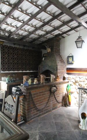 Casa de condomínio à venda com 307m², 3 quartos e 2 vagasChurrasqueira