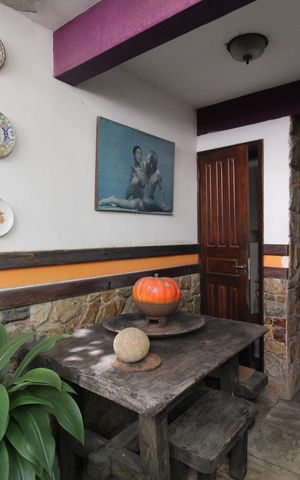 Casa de condomínio à venda com 307m², 3 quartos e 2 vagasLateral