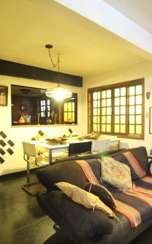 Casa de condomínio à venda com 307m², 3 quartos e 2 vagasSala