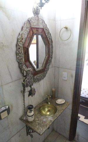 Casa de condomínio à venda com 307m², 3 quartos e 2 vagasBanheiro da suíte