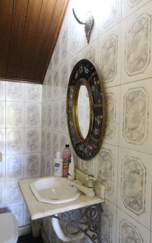 Casa de condomínio à venda com 307m², 3 quartos e 2 vagasLavabo