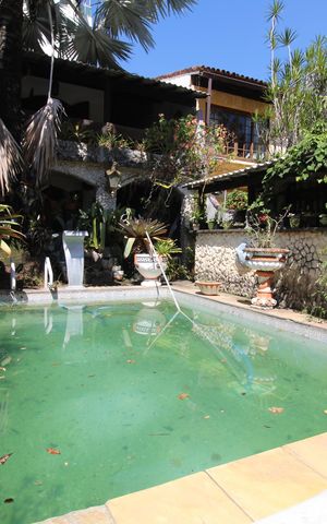 Casa de condomínio à venda com 307m², 3 quartos e 2 vagasPiscina