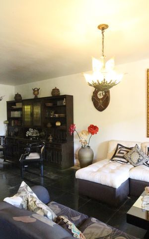 Casa de condomínio à venda com 307m², 3 quartos e 2 vagasSala
